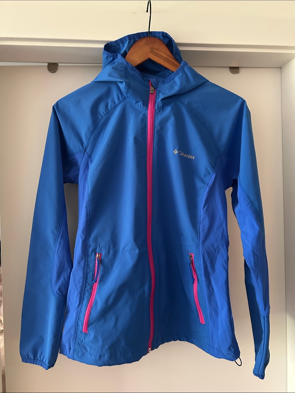 Columbia Bright Blue Hooded Jacket with Pink Zippers